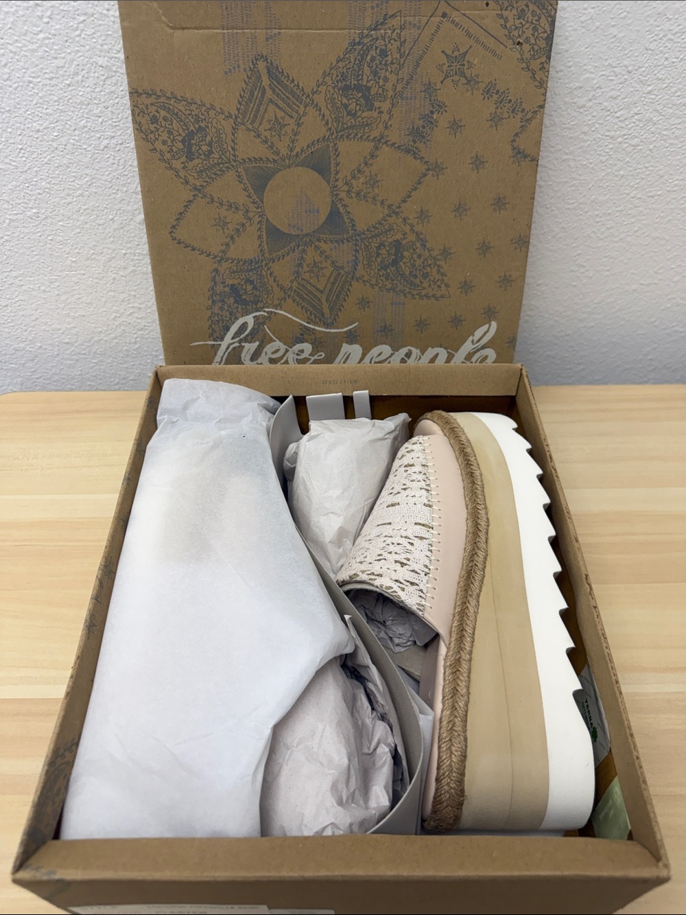 Free People Neutral Crochet Platform Slide in Beige and Cream 9.5 new in box